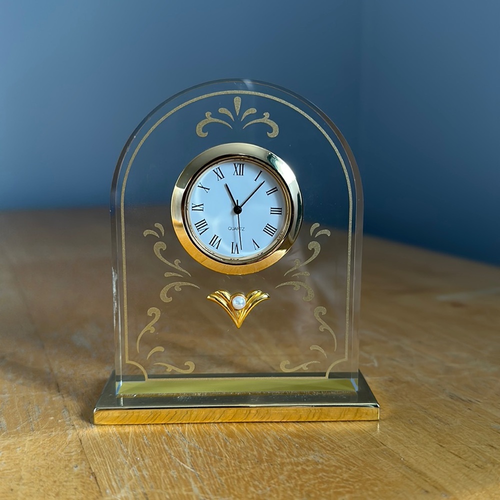 Mikimoto Desk Clock